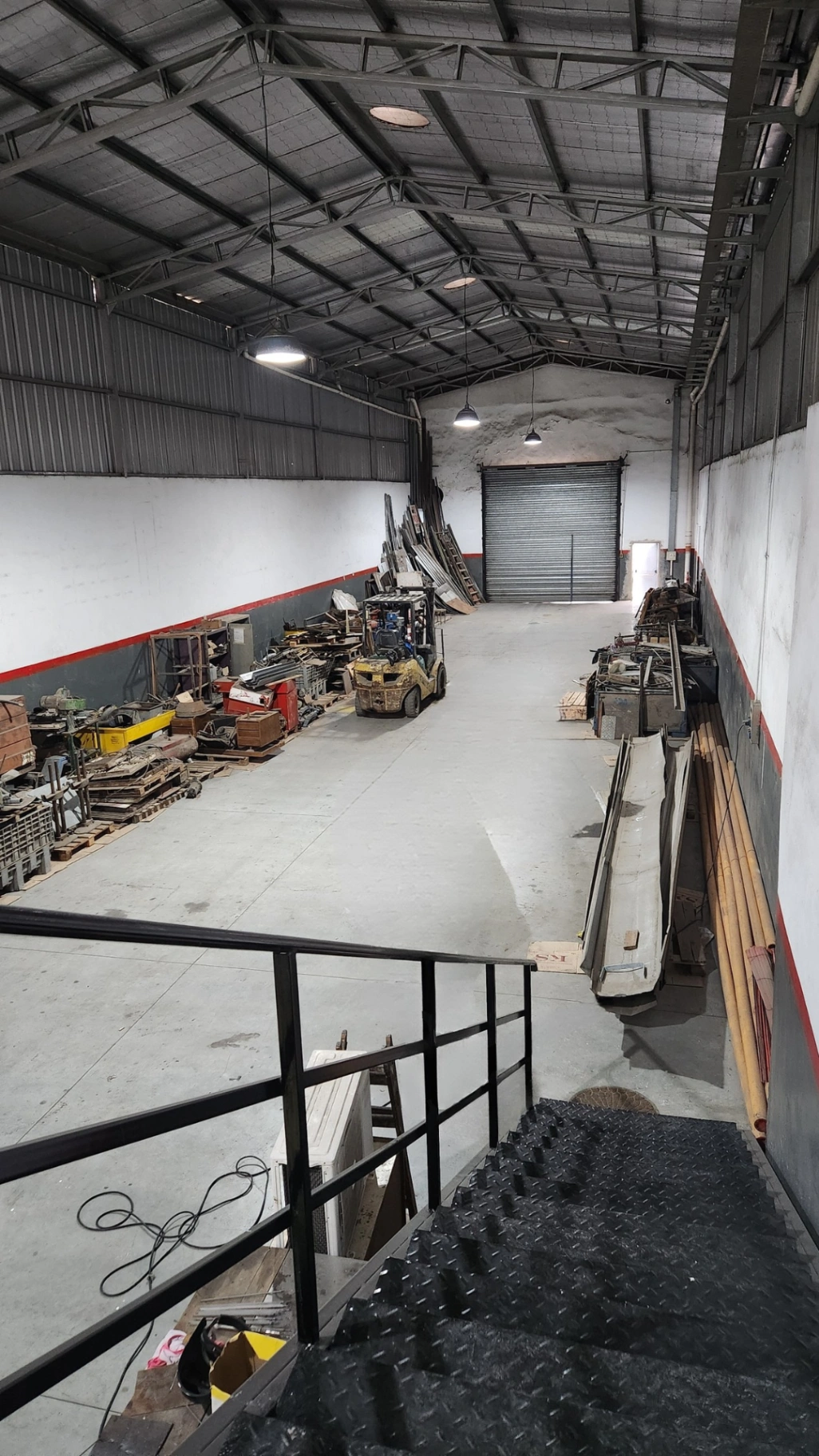 Propiedad Nave de 420m2 con Oficinas en Area Industrial Burzaco en Burzaco