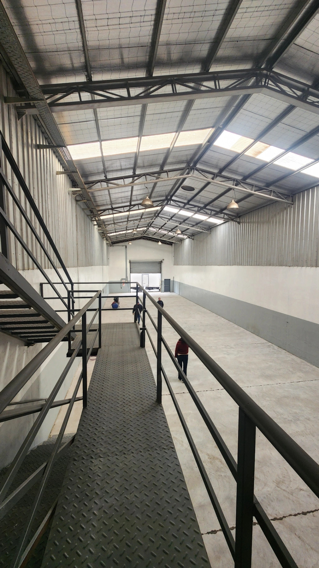 Propiedad Nave de 427 m2 con Oficinas en Area Industrial Burzaco en Burzaco